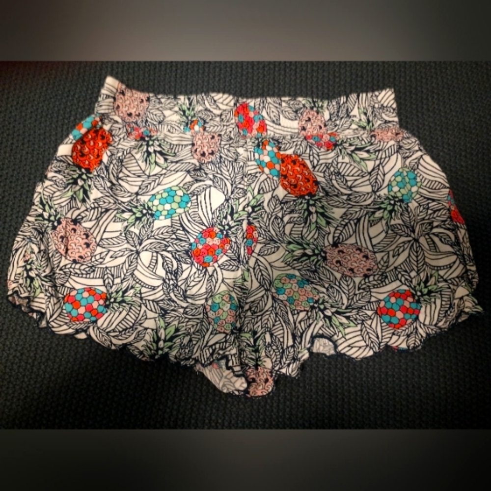 Girl's Red Camel Shorts